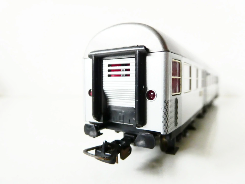 H0 ROWA 3105 (8202) Osobní vůz 2. třídy řady 50 80 22-45 048-2 Bnrb 725 DB Silberling OSVĚTLENÝ PĚKNÝ STAV 