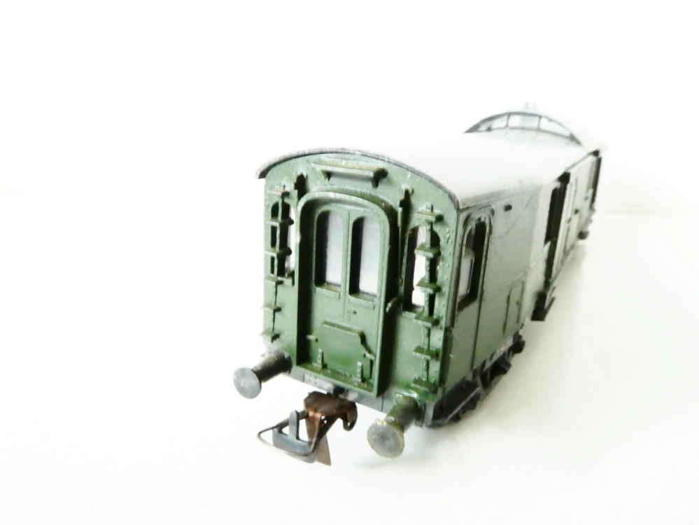 H0 SCHICHT Zavazadlový vůz 621-038 DR OSVĚTLENÝ