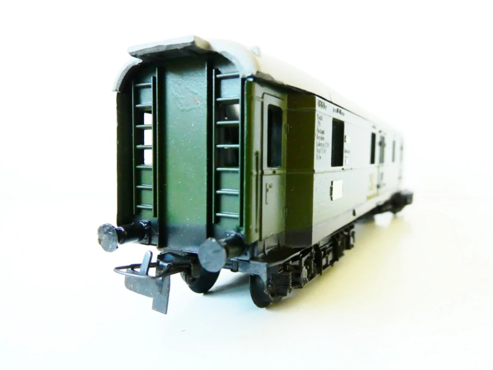 H0 SCHICHT Poštovní vůz 4876 Deutsche Post OSVĚTLENÝ PĚKNÝ STAV