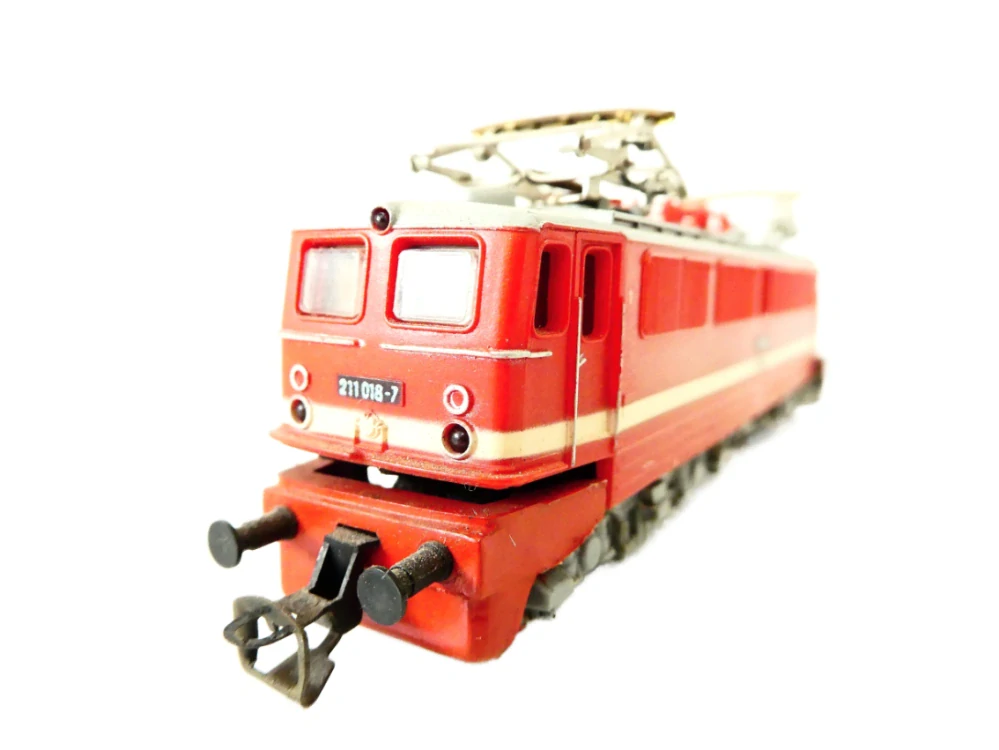 TT BTTB GÜTZOLD Elektrická lokomotiva E 211 018-7 DR TOP STAV v krabičce s průvodním listem