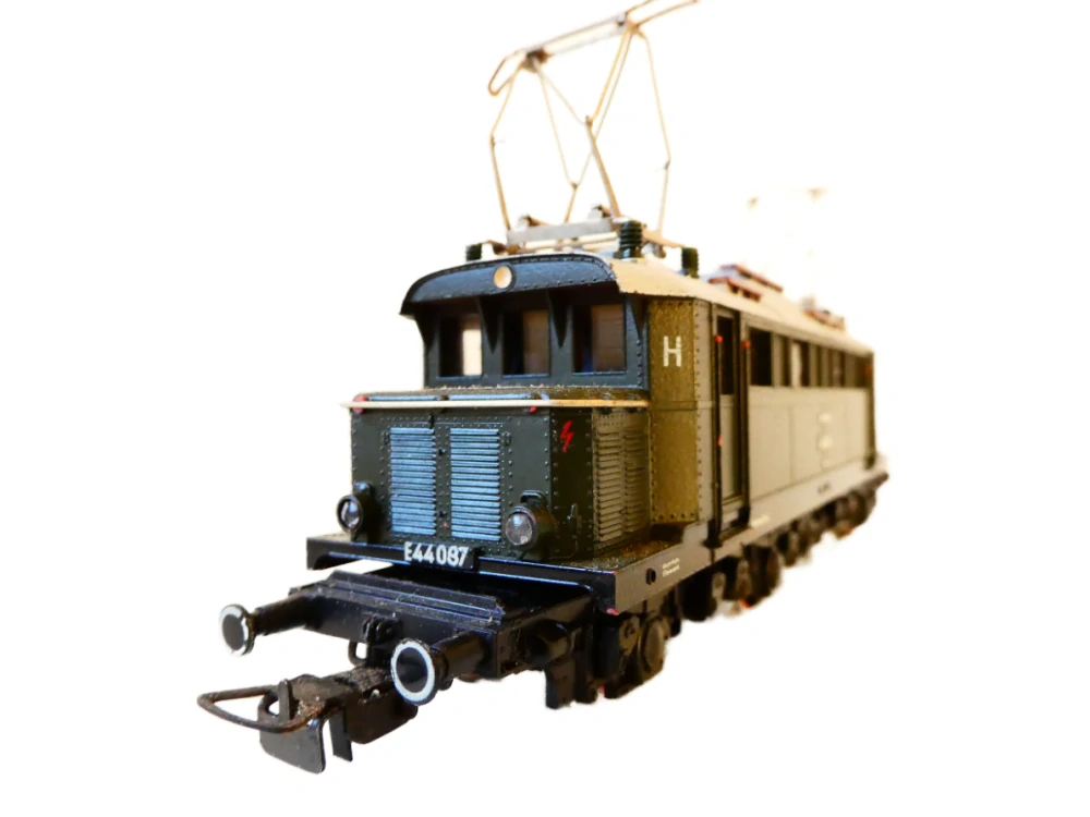 H0 PIKO Elektrická lokomotiva E 44 087 DR OSVĚTLENÁ PĚKNÝ STAV