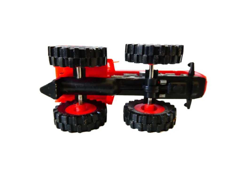 H0 VEB Berlinplast Traktor Dutra D4K 