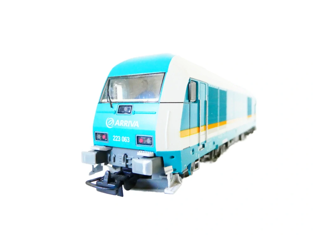 H0 PIKO Dieselová lokomotiva Herkules BR 223 92 80 1 223 063-9 D-VBG Arriva-Alex DB OSVĚTLENÁ TOP STAV NEPOUŽÍVANÁ