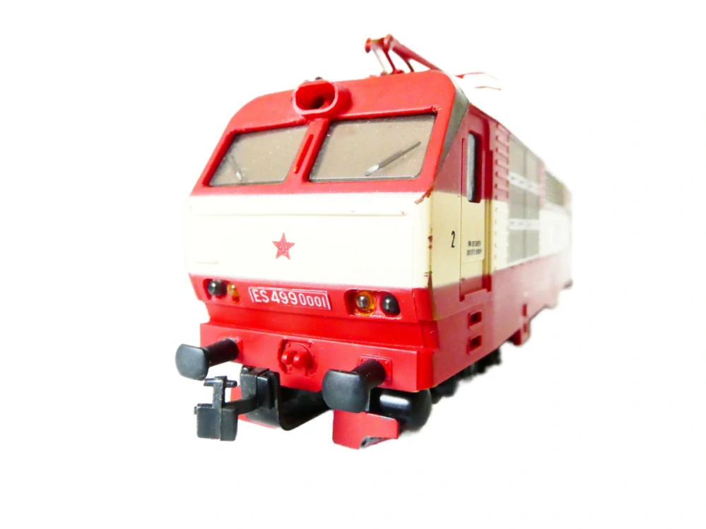 H0 PIKO Elektrická lokomotiva ES 499 ČSD OSVĚTLENÁ PĚKNÝ STAV v orig. krabici