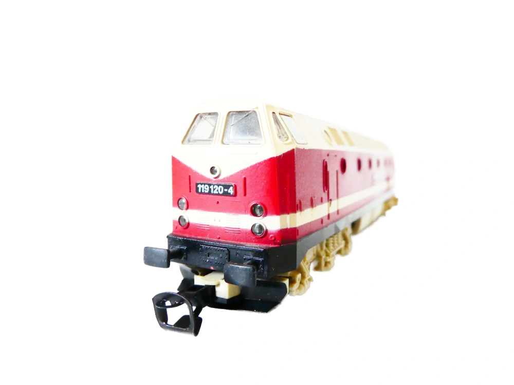 TT BTTB Dieselová lokomotiva BR 119 120-4 DR OSVĚTLENÁ TOP STAV v krabičce 