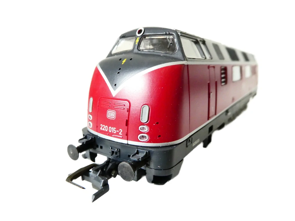 H0 ROCO 63405 Dieselová lokomotiva BR 220 015-2 DB OSVĚTLENÁ NOVÁ NEPOUŽITÁ v originální krabičce s průvodním listem a doplňky