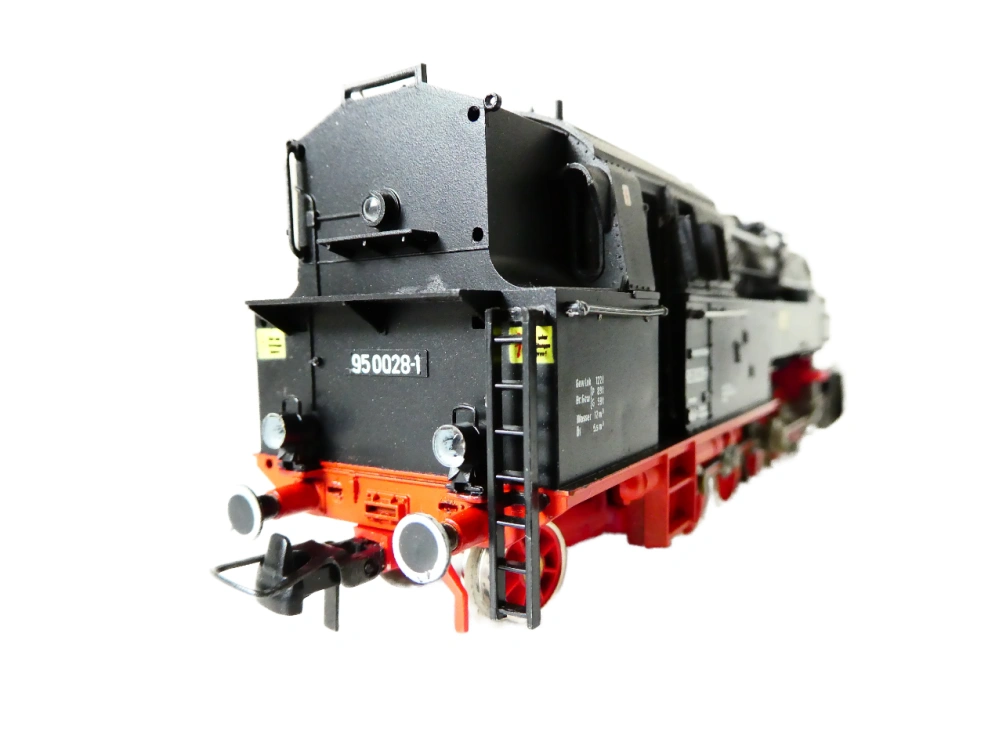 H0 PIKO 5/6332 Parní lokomotiva BR 95 0028-1 DR OSVĚTLENÁ TOP STAV v krabičce včetně průvodního listu