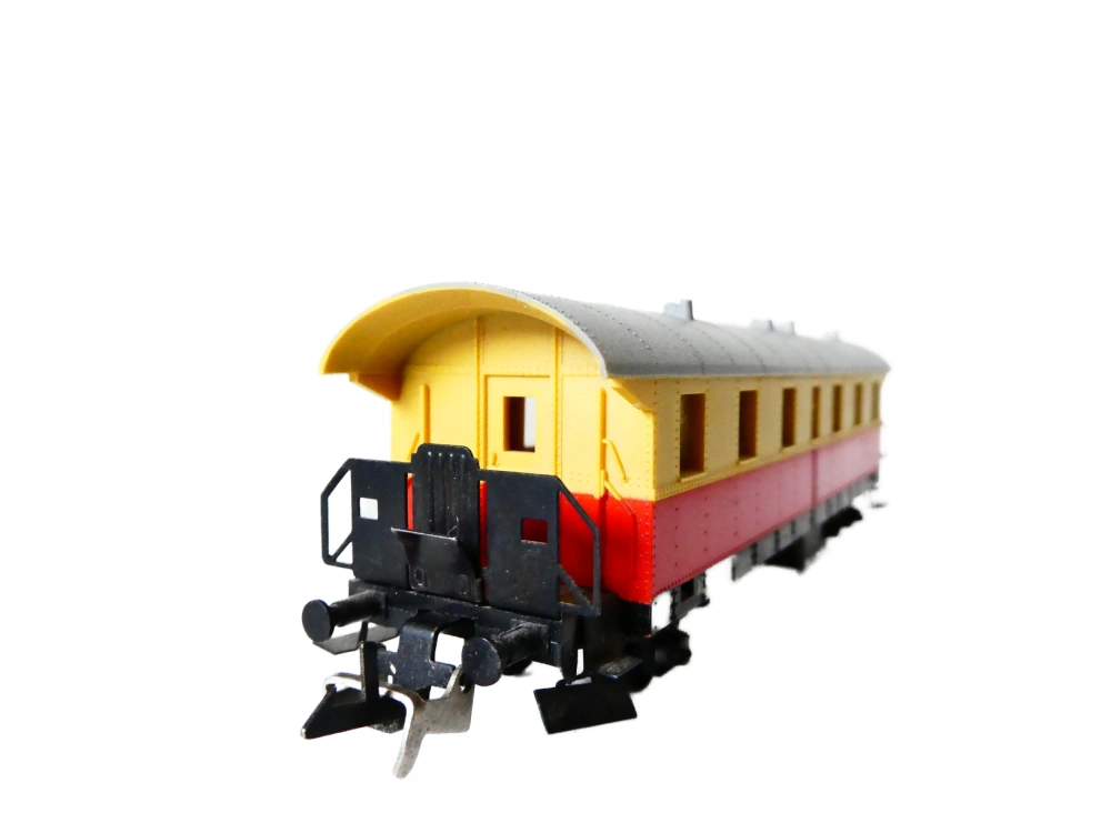 TT ZEUKE Osobní vůz 50 50 24 26 152-9 DR červeno-žlutý PĚKNÝ STAV