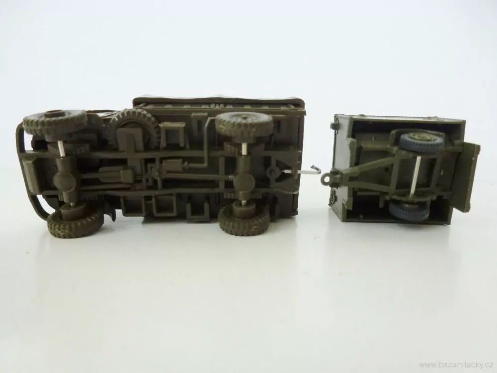 H0 Nákladní automobil s plachtou vojenský + přívěs