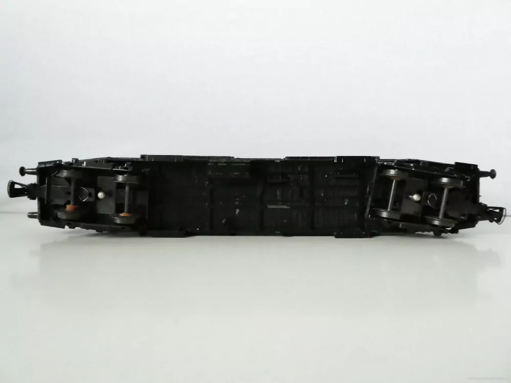 H0 SCHICHT Služební vůz s posuvnými vraty DR OSVĚTLENÝ 