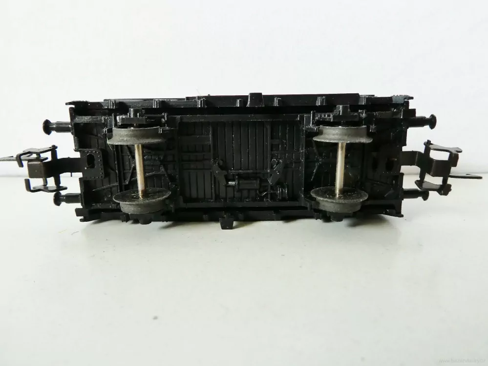 TT Zeuke Nákladní vůz krytý EUROP SNCF TOP STAV