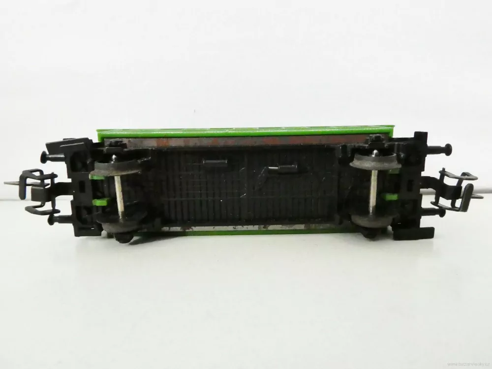 TT ZEUKE Osobní vůz zelený PĚKNÝ STAV