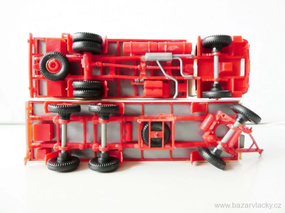 H0 Nákladní automobil MERCEDES s přívěsem chladící skříně DEUTRANS PĚKNÝ STAV