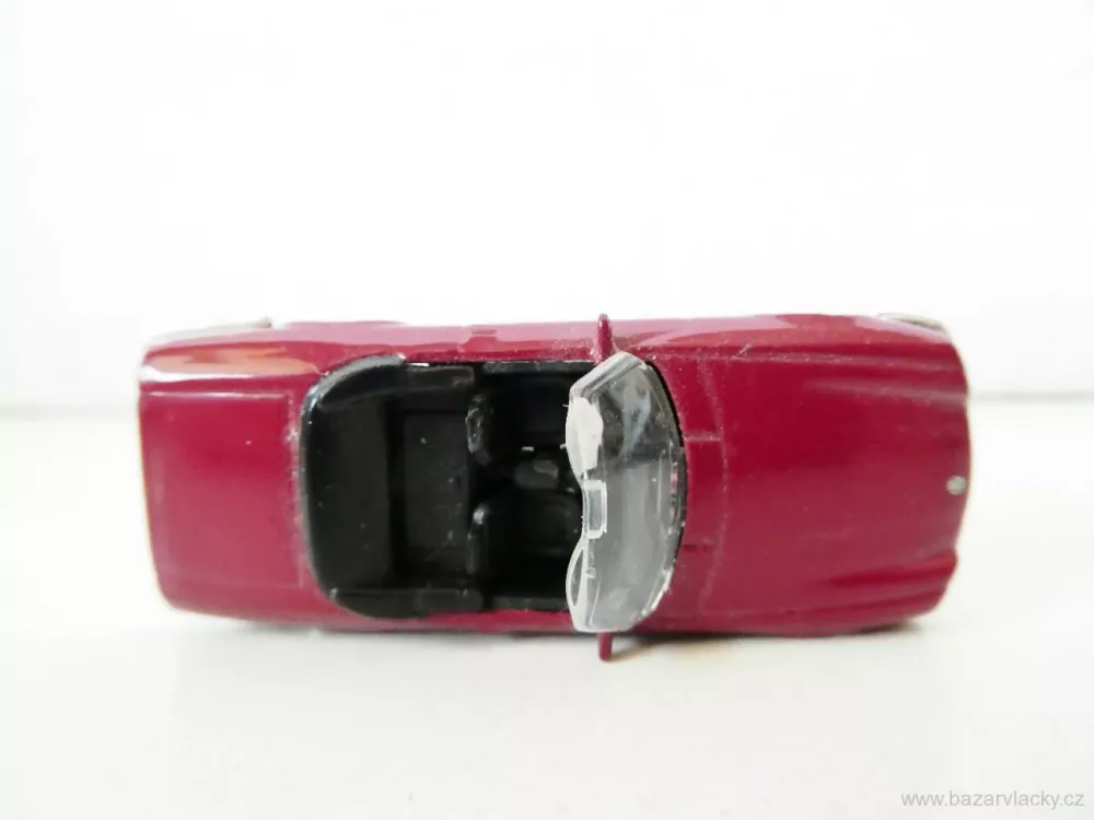 H0 Osobní automobil cabrio PĚKNÝ STAV