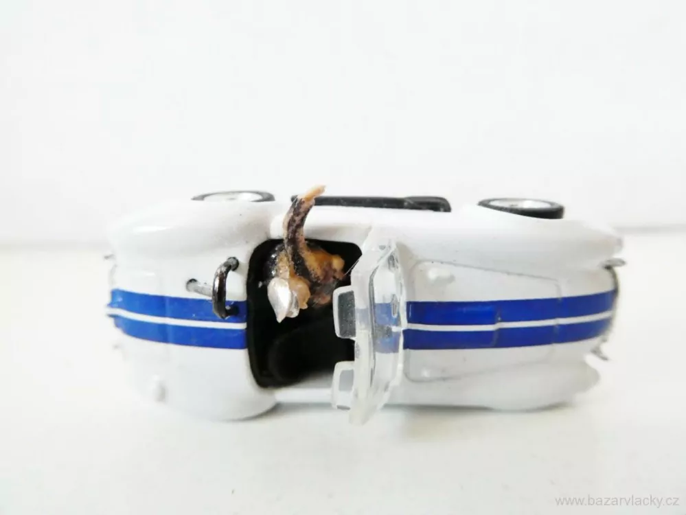 H0 Osobní automobil cabrio s řidičem PĚKNÝ STAV