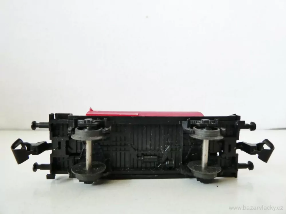 TT BTTB Cisternový vůz červený PĚKNÝ STAV