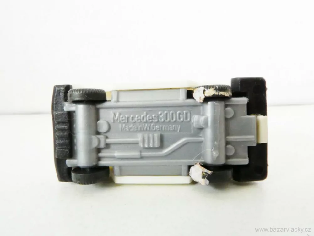 H0 Osobní automobil Mercedes 300 GD