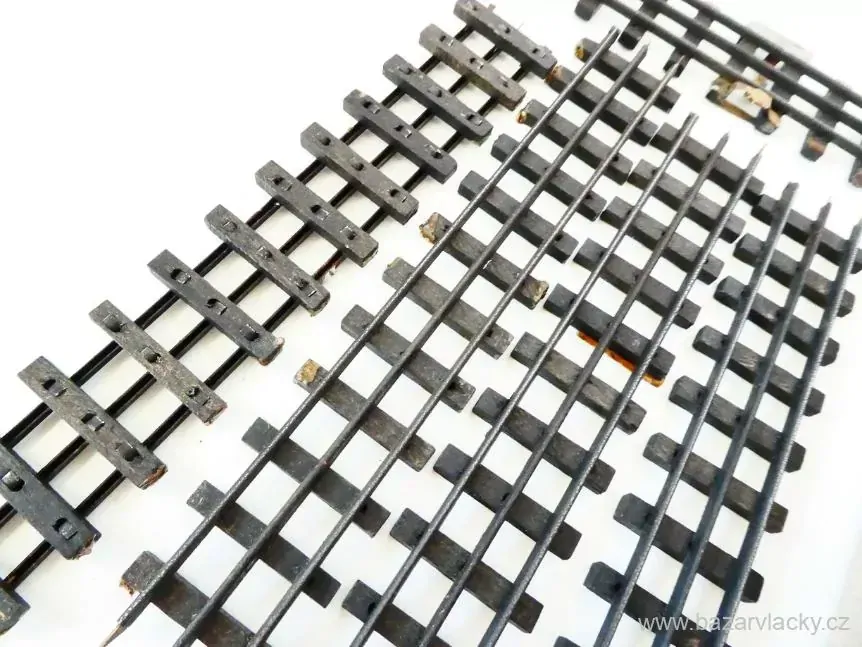 H0 SET Kolej přímá 175 mm starší výroby s dřevěnými pražci v krabičce 41 ks
