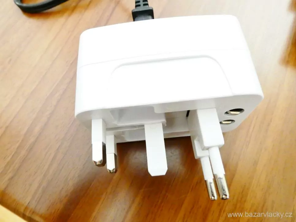 BACHMANN Nr. 44-6681 Regulační transformátor ( trafo ) + cestovní adaptér