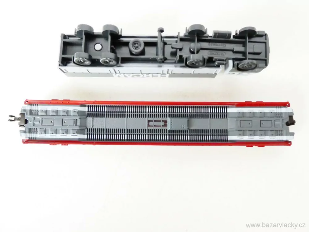 N FLEISCHMANN 8274 Nákladní vůz 8-osý na přepravu automobilů 81 80 498 3 181-6 DB s nákladním automobilem s návěsem FERCAM (WIKING) TOP STAV NEPOUŽITÝ v krabičce