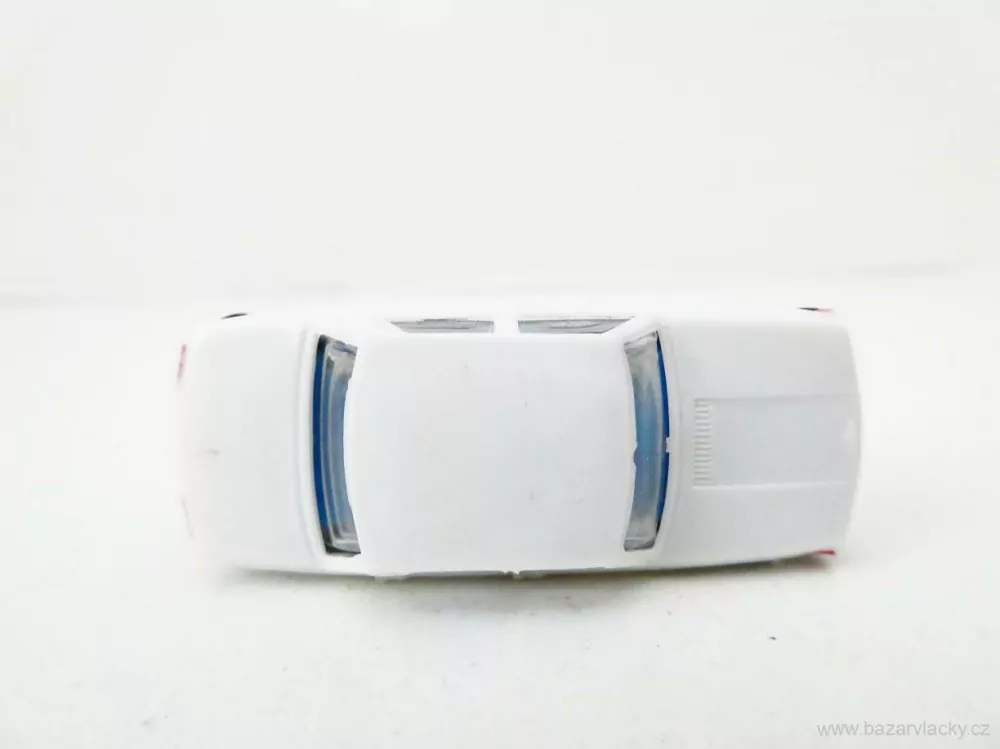 H0 Osobní automobil Wartburg 353 bílá PĚKNÝ STAV