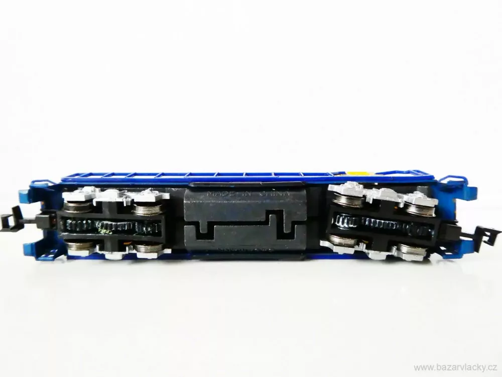 N BACHMANN 63598 Dieselová lokomotiva ALASKA 3015 PĚKNÝ STAV OSVĚTLENÁ v originální krabičce včetně výplní