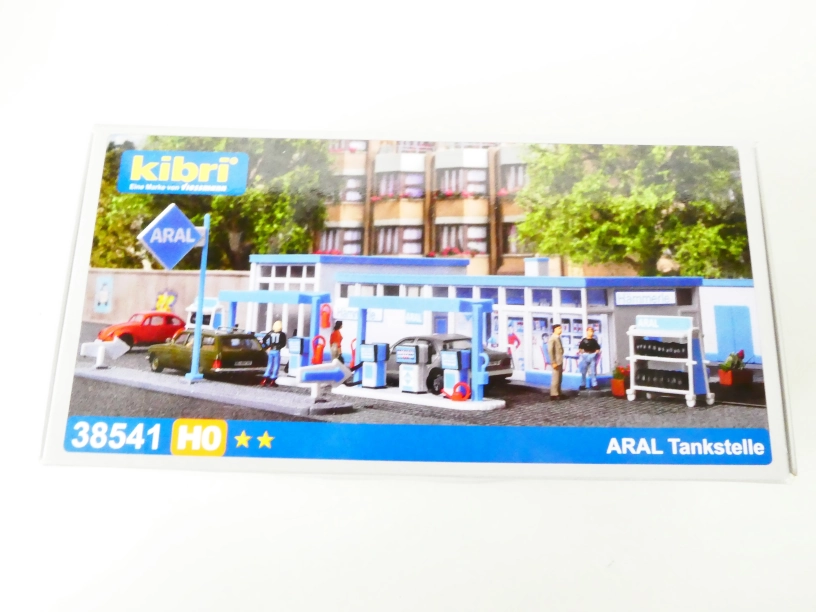 H0 KIBRI 38541 Stavebnice Čerpací stanice ARAL - ROZESTAVĚNÁ KOMPLETNÍ