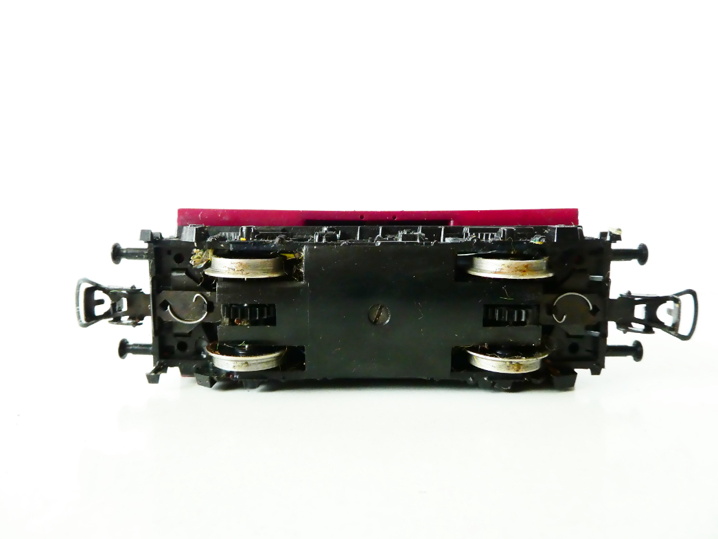 H0 PIKO Elektrická lokomotiva E69 05 červená DB