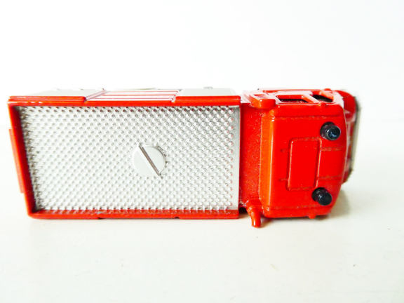 H0 SIKU Hasičská cisterna  Mercedes Unimog TOP STAV NEPOUŽITÝ