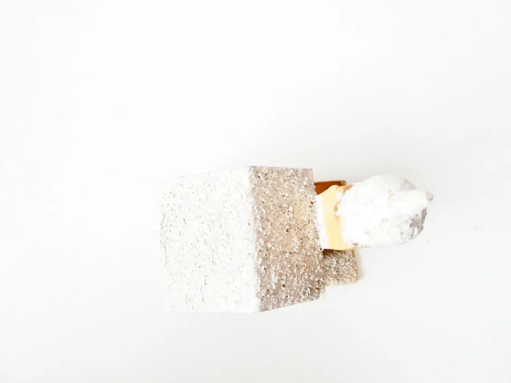 N Kostel s  efektem zasněžené střechy