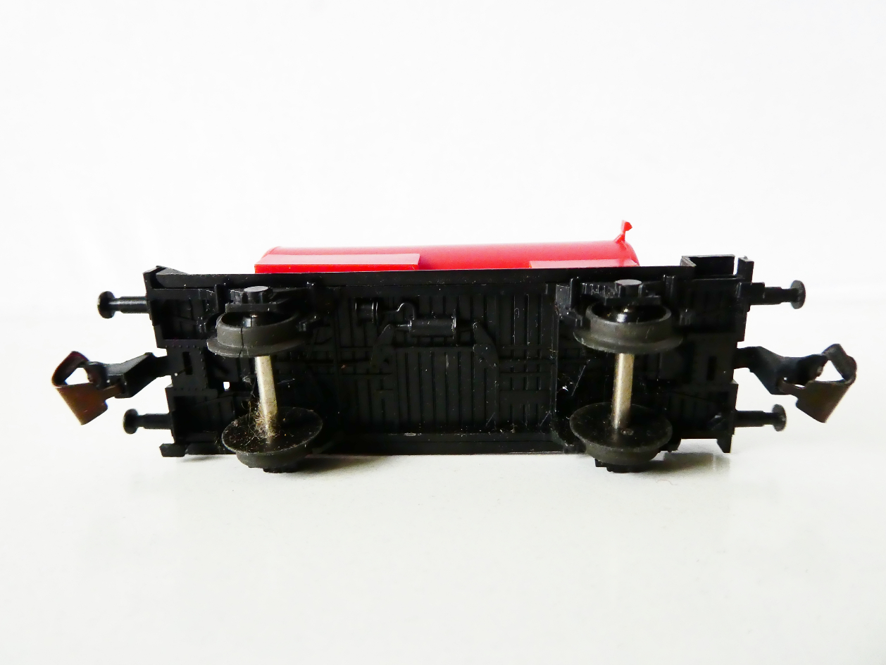 TT BTTB Cisternový vůz červený PĚKNÝ STAV