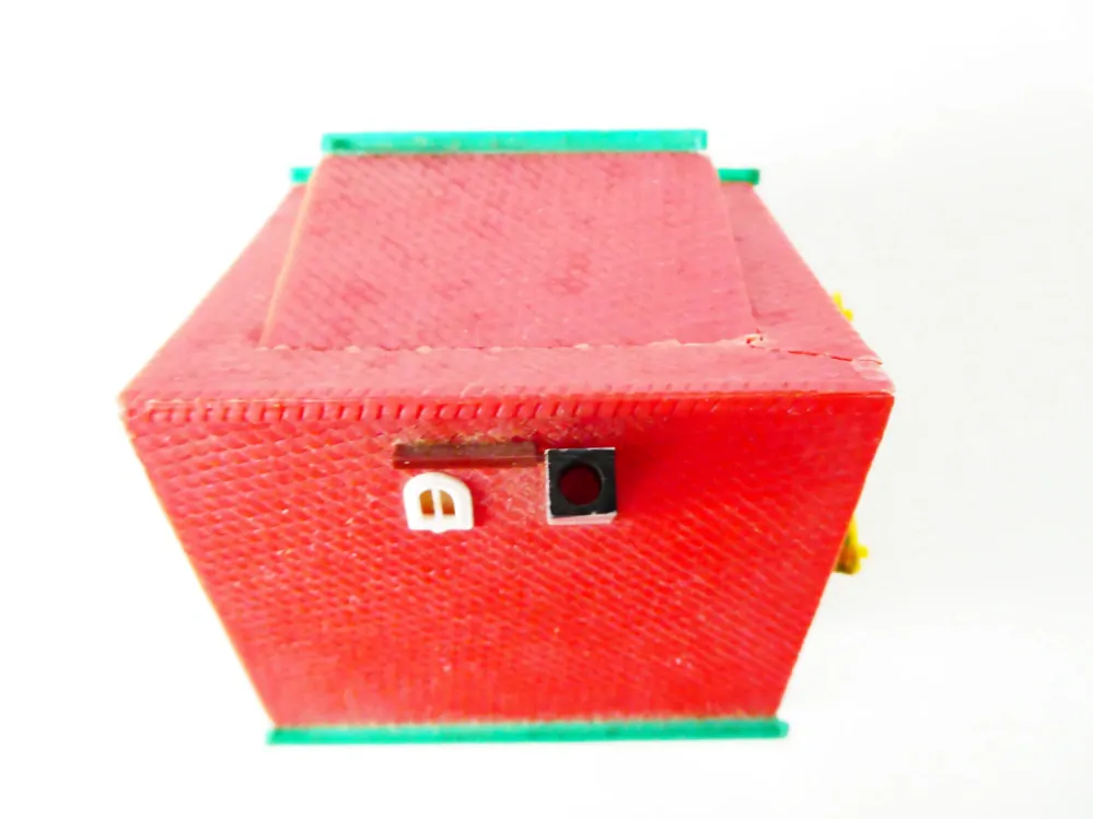 TT Rodinný dům s balkónem a schodištěm