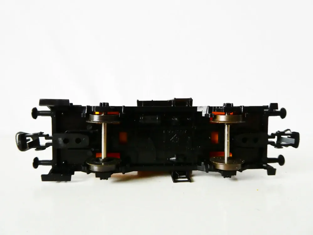 H0 ROCO 4384A/46205 Cisternový vůz 571 120 Shell DB TOP STAV NEPOUŽITÝ v krabičce (nutno doplnit jedno spřáhlo)