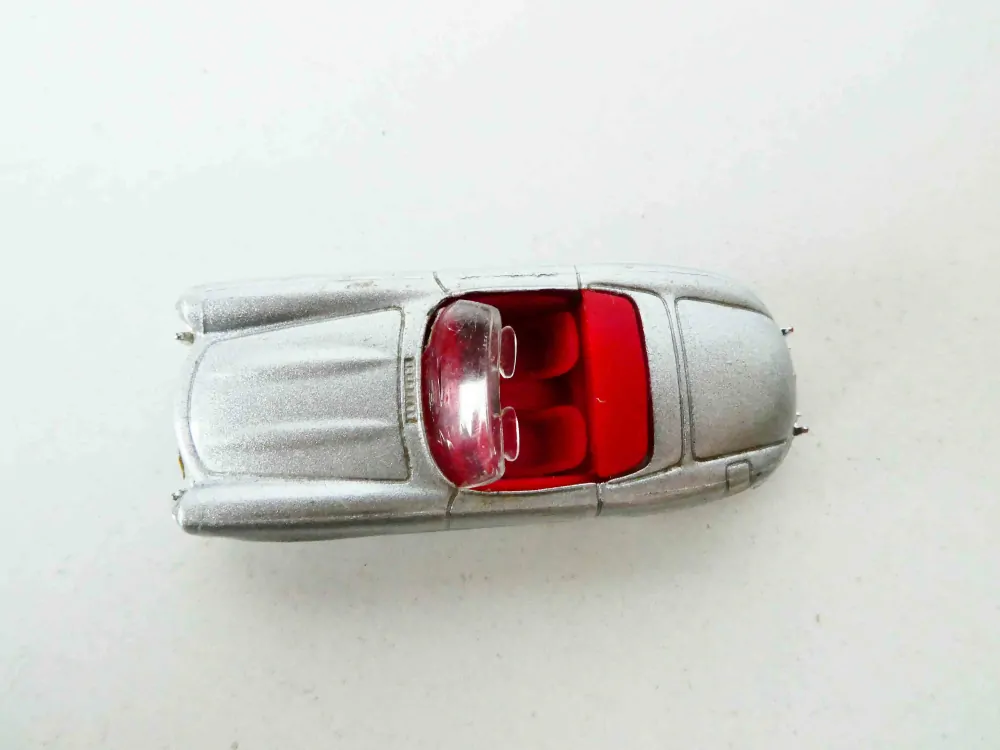 H0 H0 Osobní automobil Mercedes Cabriolet stříbný TOP STAV