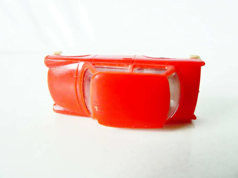 H0 Osobní automobil TRABANT 601 červený