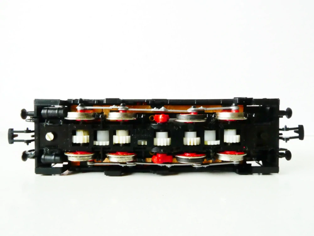 H0 PIKO Dieselová lokomotiva BR 106 256-1 DR TOP STAV