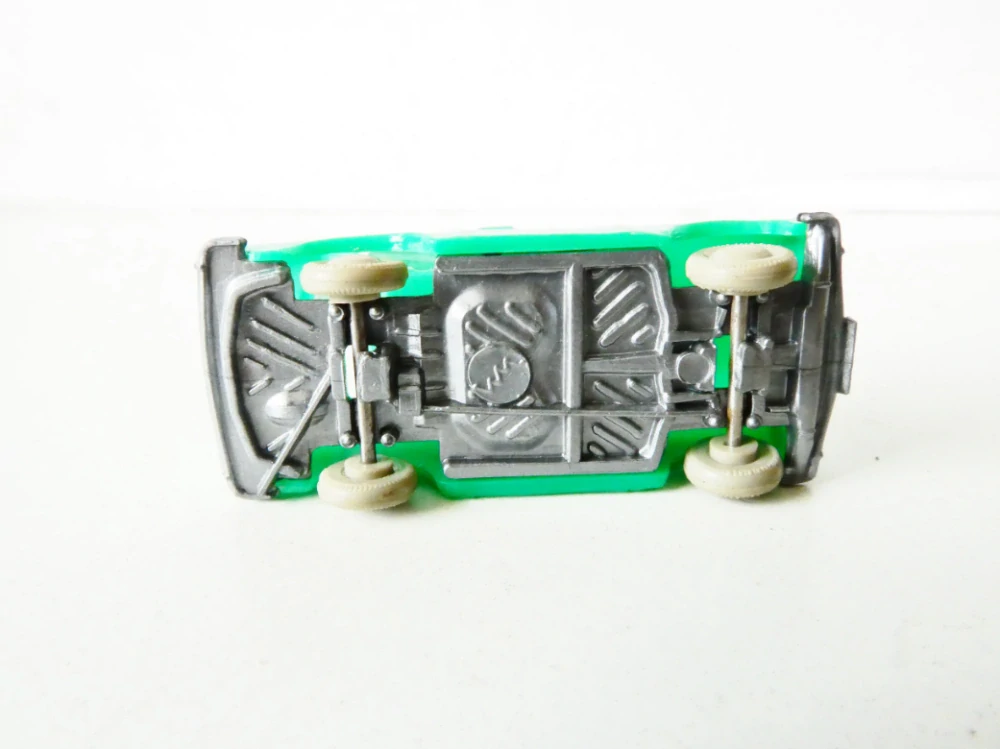 H0 Osobní automobil Trabant 601 zelený PĚKNÝ STAV