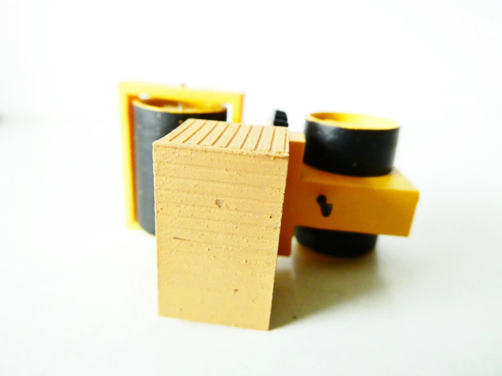 Parní válec TOP STAV ( 4 x 2,5 x 3 cm )