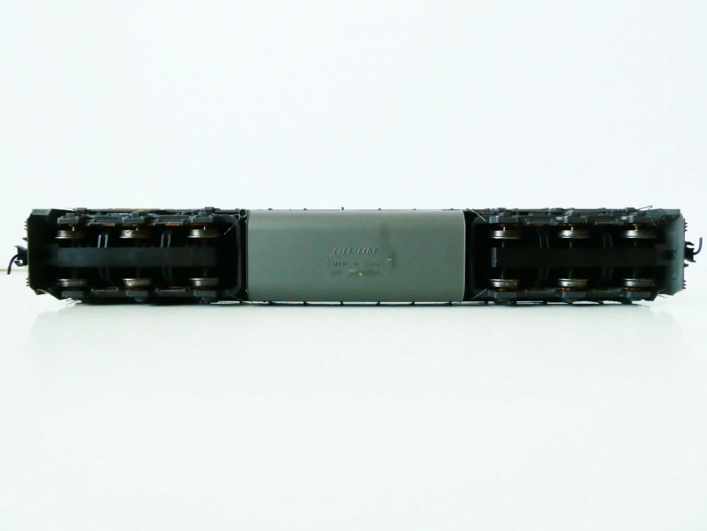 H0 LIFE-LIKE Dieselová lokomotiva 6226 UNION PACIFIC - NA OPRAVU (NEJEDE, pouze vrčí)