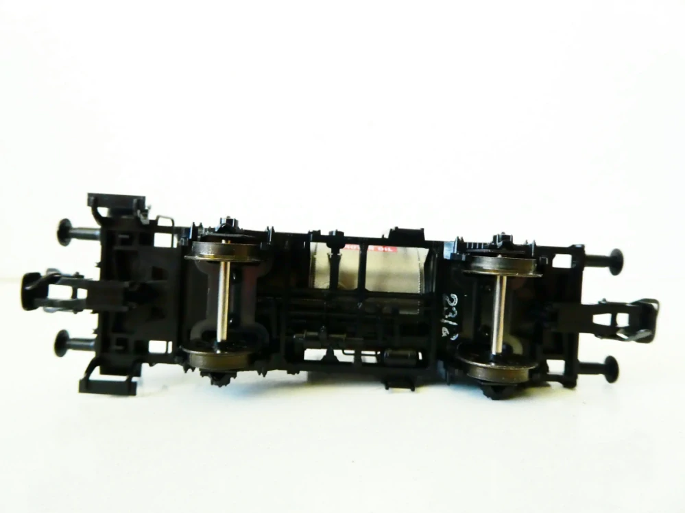 H0 FLEISCHMANN 5433 K Cisternový vůz STANDARD MOTOR OIL DAPOLIN BENZIN Oldenburg 588 070 DRG TOP STAV