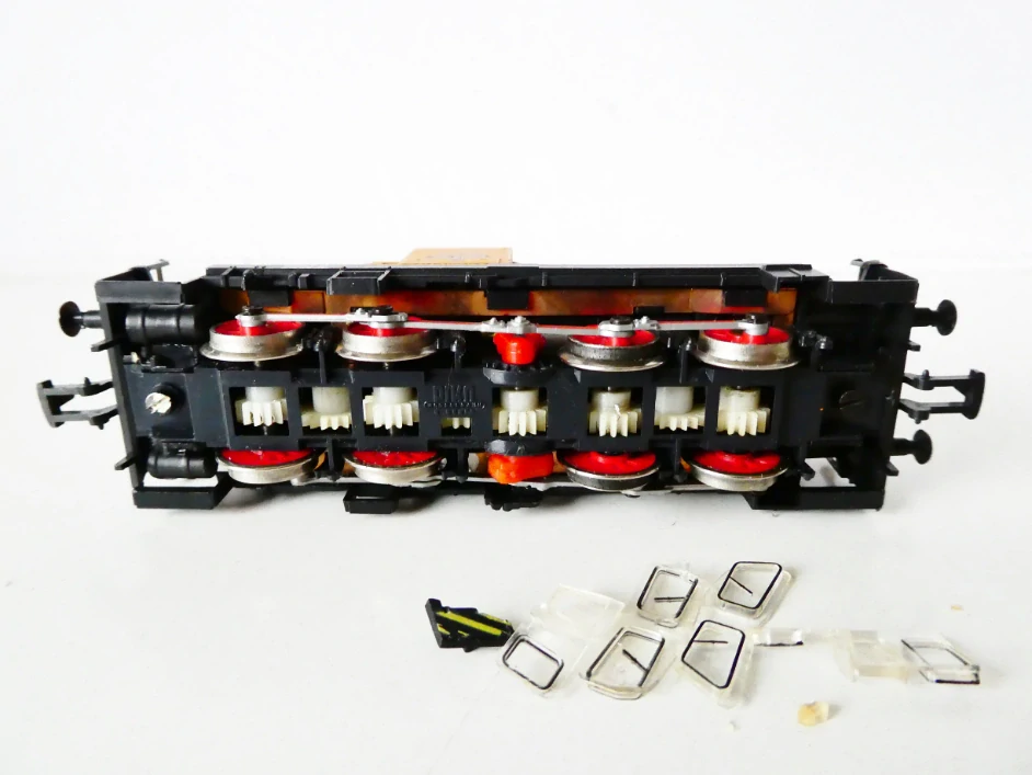 H0 PIKO Dieselová lokomotiva BR 106 256-1 DR NA RENOVACI