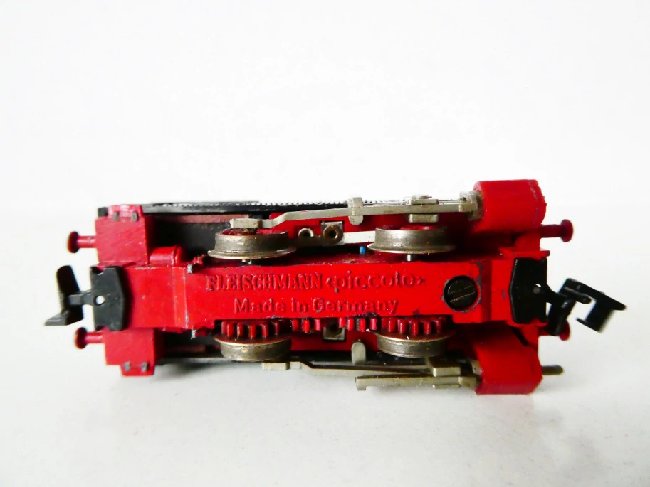 N FLEISCHMANN 7000 Parní lokomotiva Lok 7 NA SERVIS (v jednom směru zastavuje)