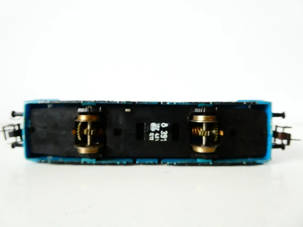 TT ZEUKE Elektrická lokomotiva CC-7139 SNCF NA SERVIS (ZASTAVUJE, CUKÁ)