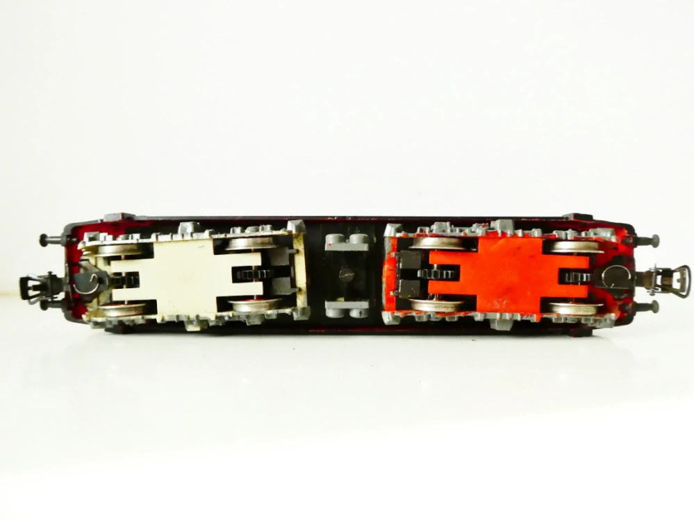 H0 PIKO Elektrická lokomotiva BR 211 029-4 DR bez vrchních sběračů NA RENOVACI (jede perfektně)