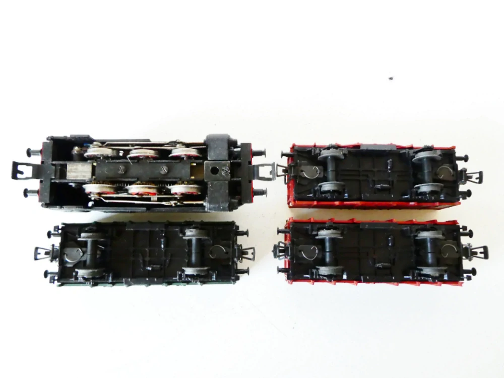 PIKO SET - Parní lokomotiva BR 80 018 DR OSVĚTLENÁ + 3x vůz + koleje PĚKNÝ STAV ANTIK