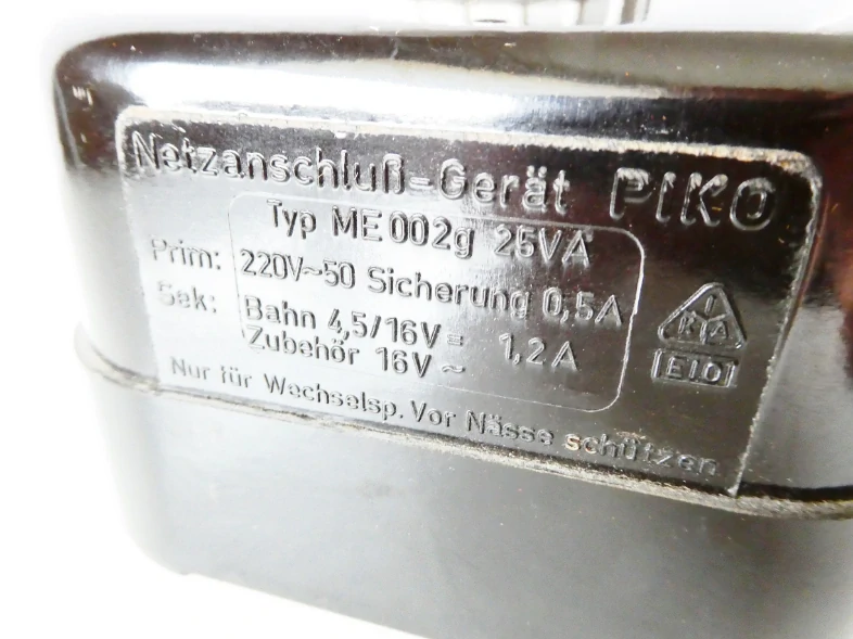 Bakelitové trafo PIKO Typ ME002g 25VA v krabici