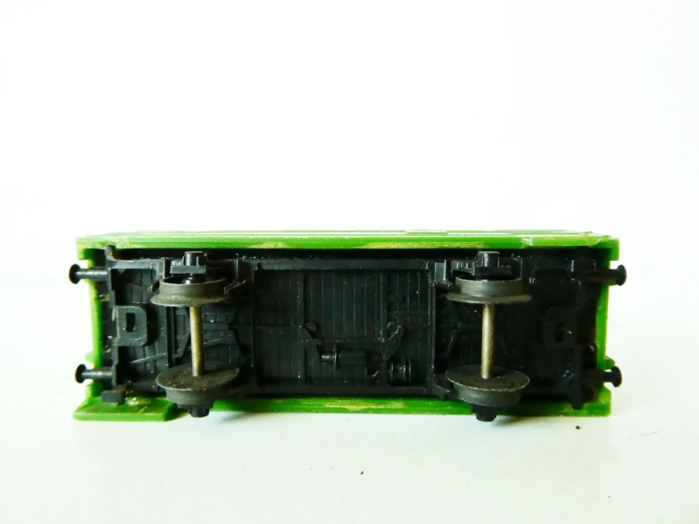 TT BTTB Osobní vůz zelený bez značení