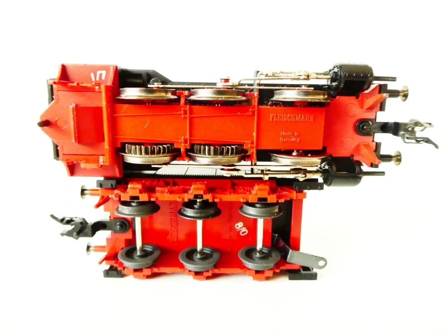 H0 FLEISCHMANN Parní lokomotiva BR 53 320 DR OSVĚTLENÁ TOP STAV NEPOUŽÍVANÁ