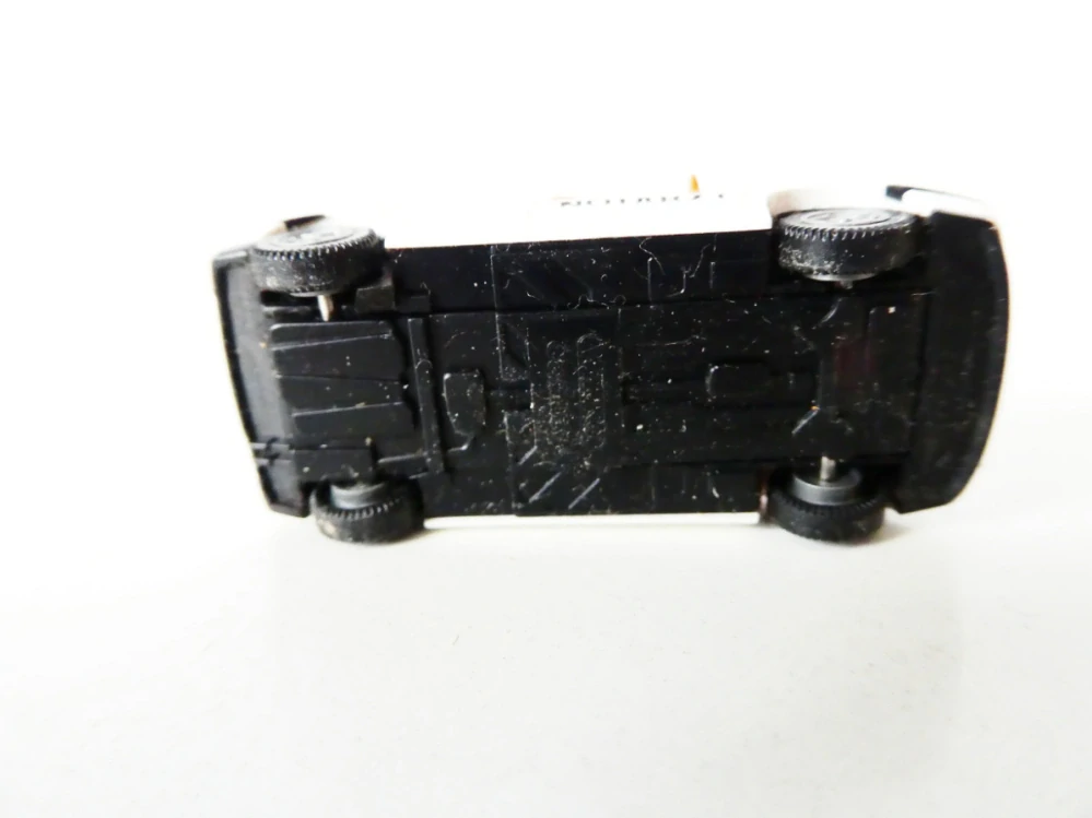 H0 Wiking Osobní automobil VW Golf Notarzt - pohotovost PĚKNÝ STAV