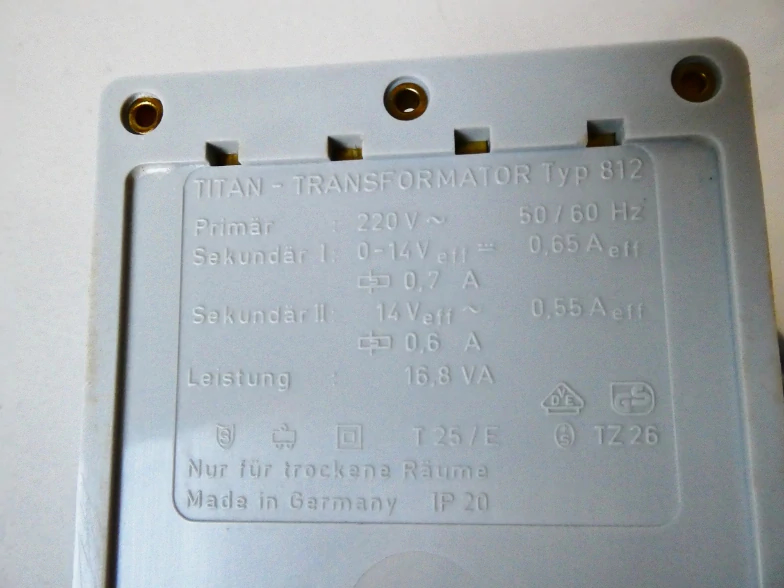 TITAN typ 812 Regulační transformátor (trafo) TOP STAV NEPOUŽÍVANÉ v orig. krabici s průvodním listem